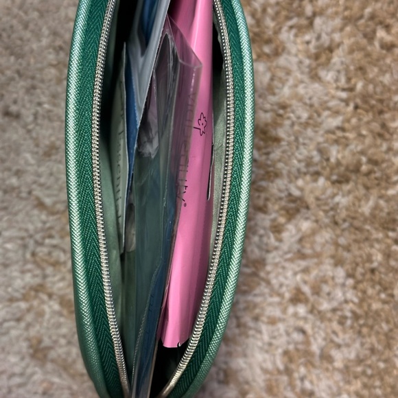 **5 ITEM BUNDLE** Including: La Mer Green Cosmetic Bag with 4 Skincare Items NWT - Picture 7 of 15